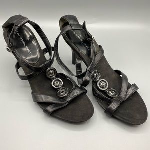 Bandolino black strap heels